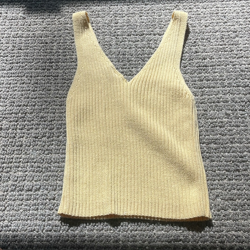 Yellow knit tank top - Picture 2 of 3